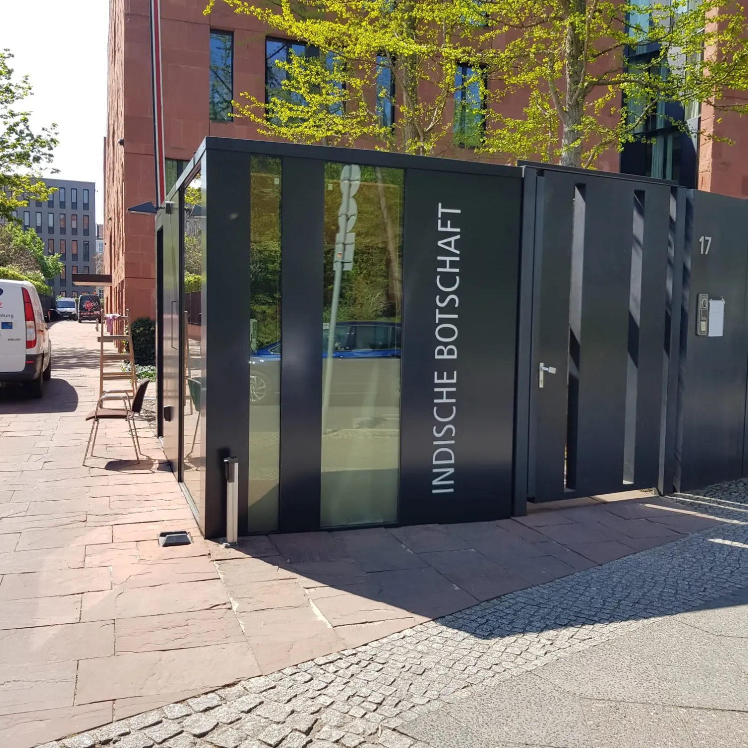 Komplettlackierungen vor Ort durch Azur Oberflächen GmbH