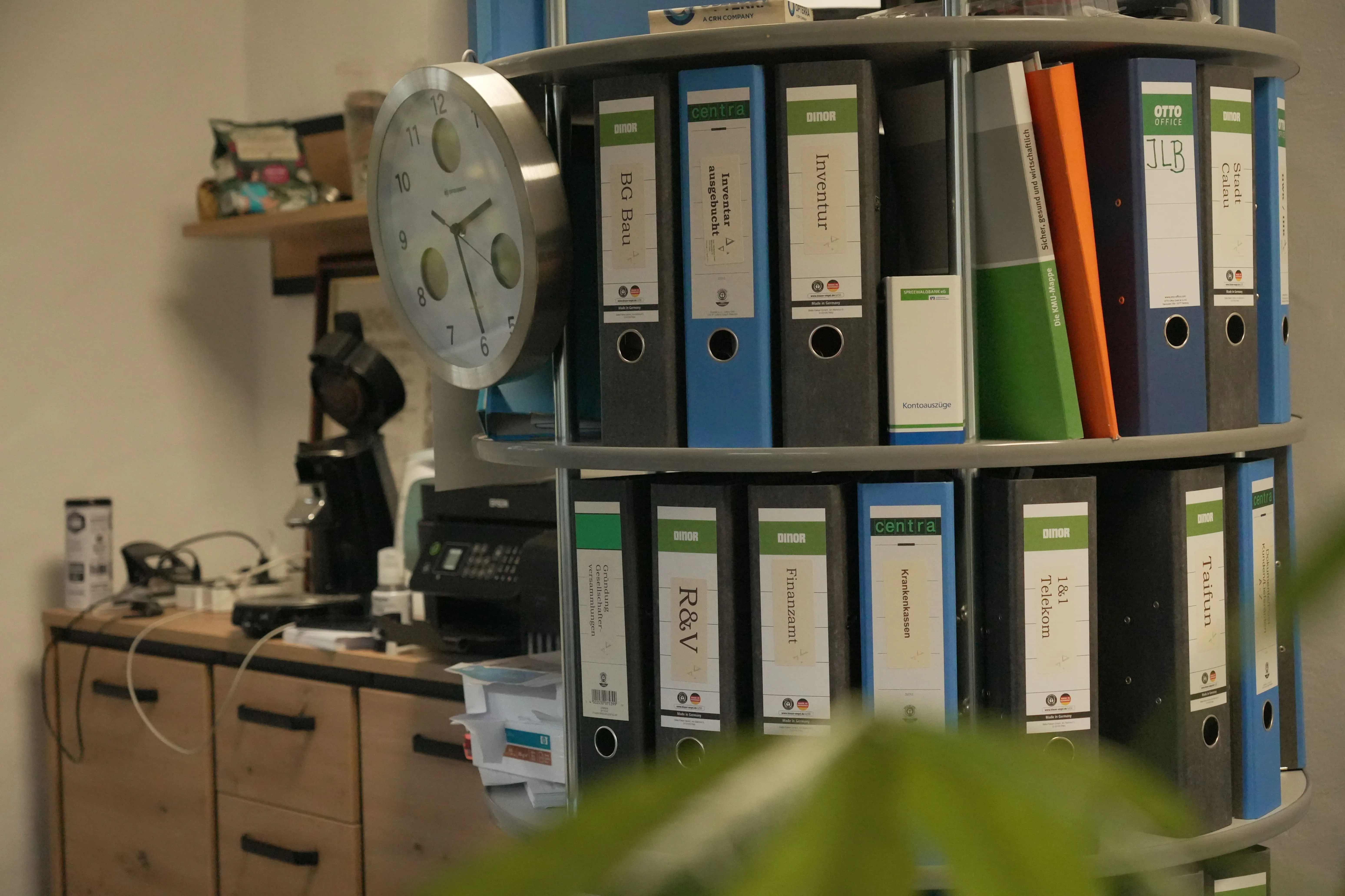 Azur Oberflächen GmbH - Reparaturen von Oberflächen - Firmenwagen