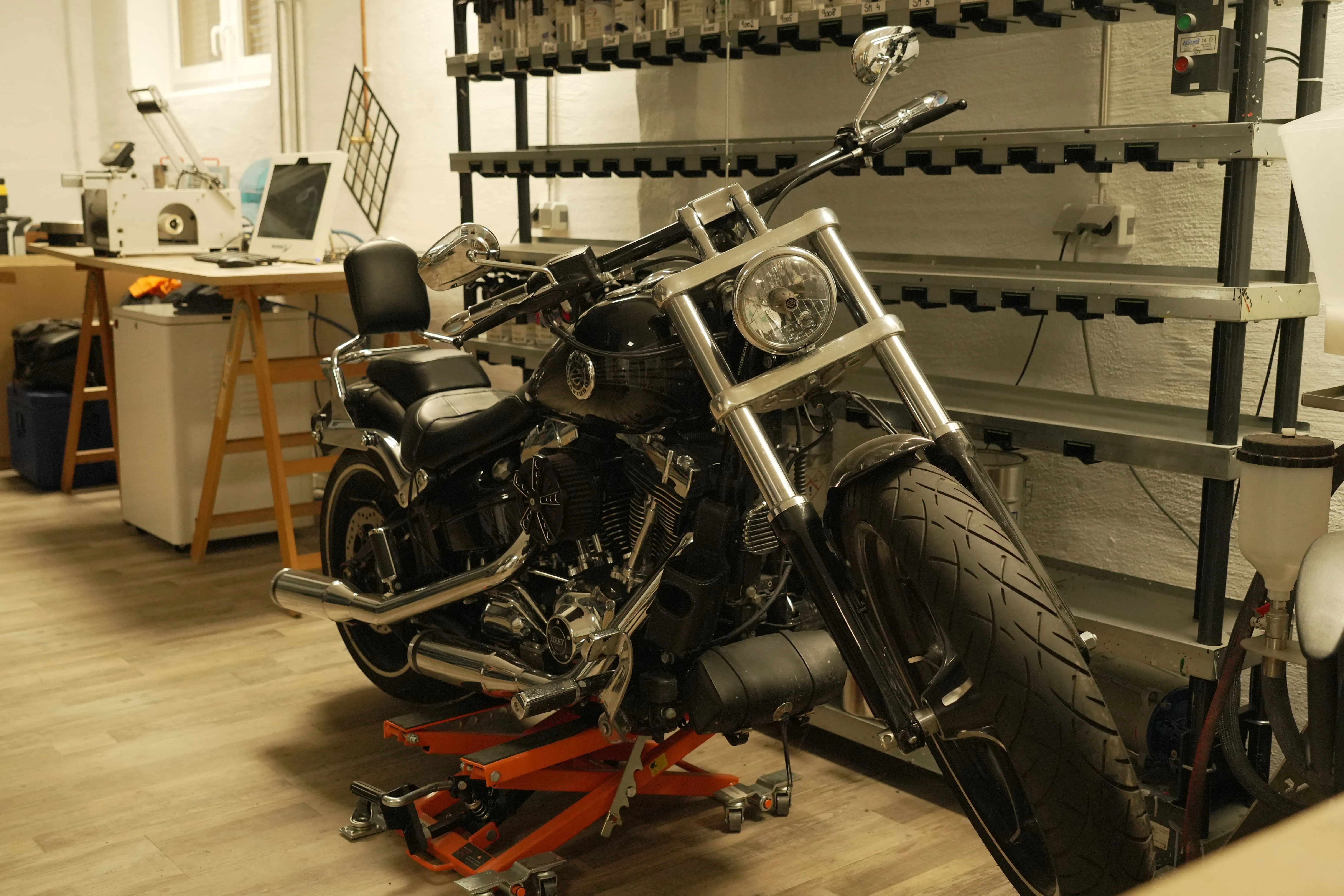 Azur Oberflächen GmbH - Reparaturen von Oberflächen - Firmenwagen